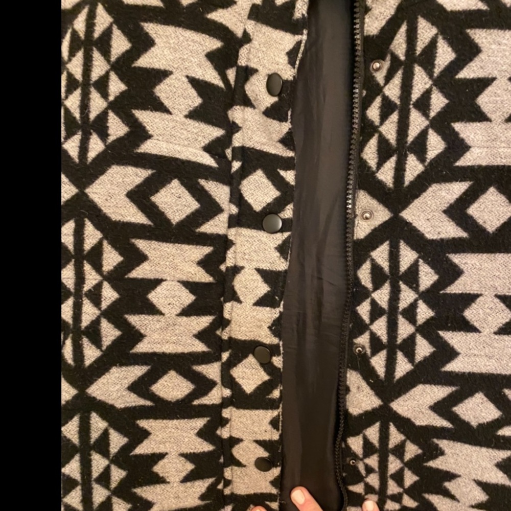 Aztec vest - Picture 3 of 4